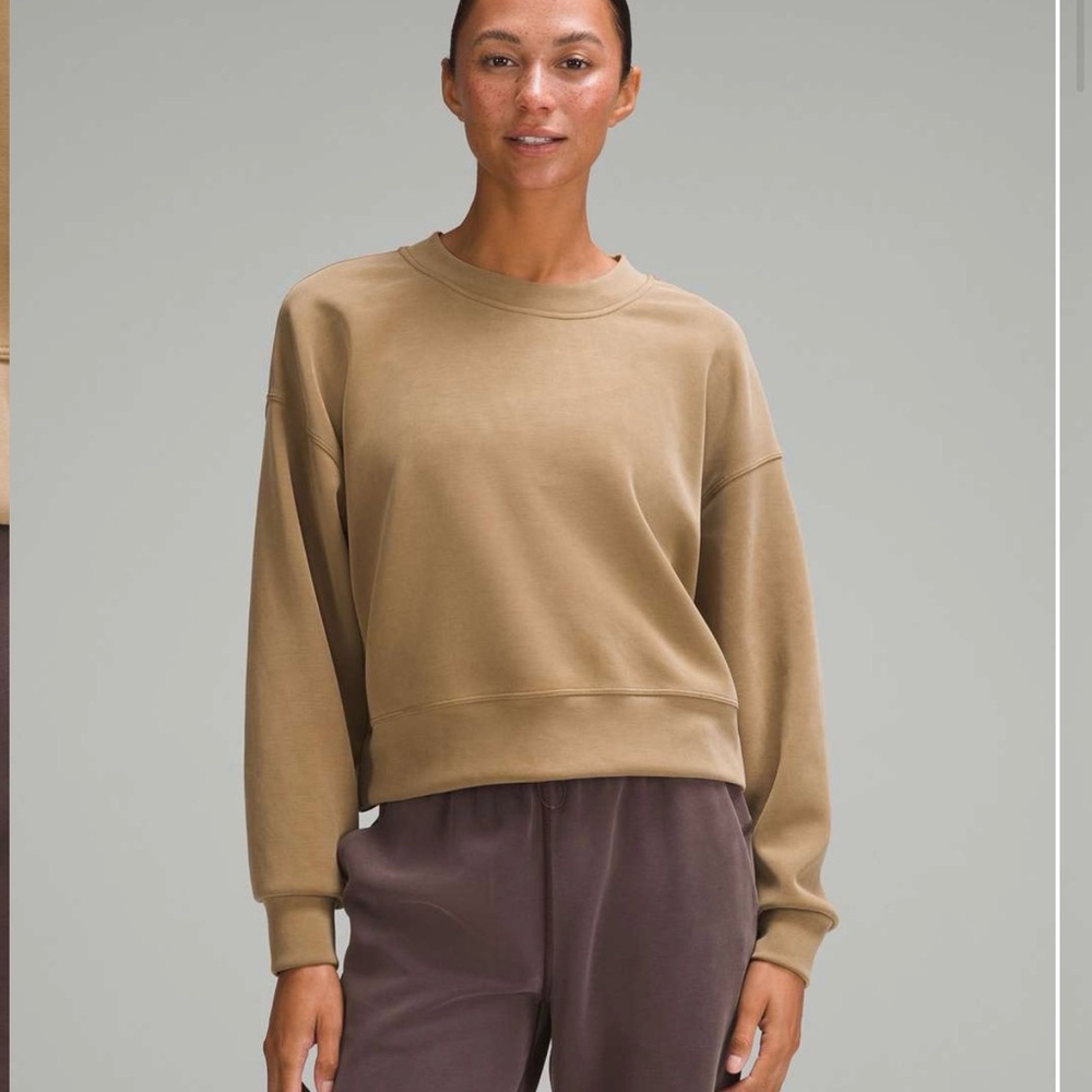 NWT Lululemon Softstreme Cropped Crew in Allspice